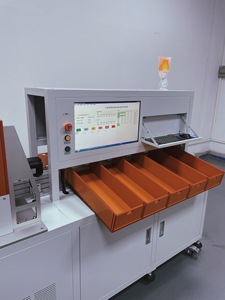 33140 10 canales Equipo de clasificación de celdas cilíndricas Máquina automática de prueba y clasificación de celdas de batería - Product Image 3
