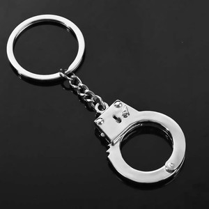 银色粉色简约风格手铐形金属钥匙扣促销礼品 - Product Image 4
