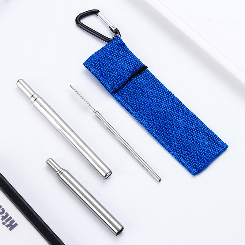 straw set with blue pounch