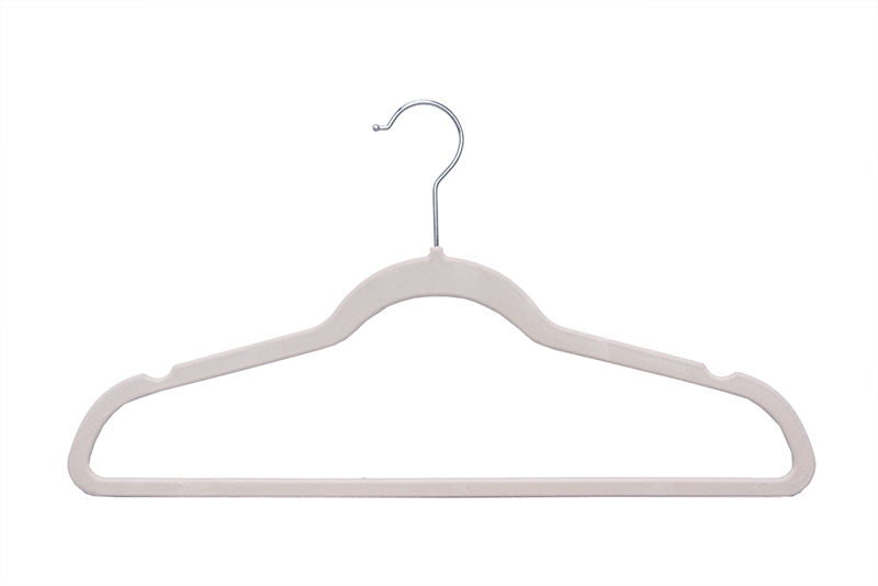 velvet hanger 4