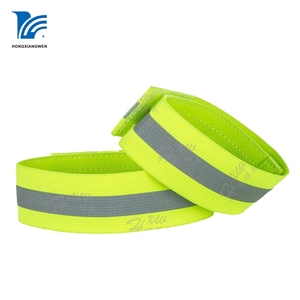 Alta visibilidad ajustable reflectante elástica pulseras con bucle gancho - Product Image 2