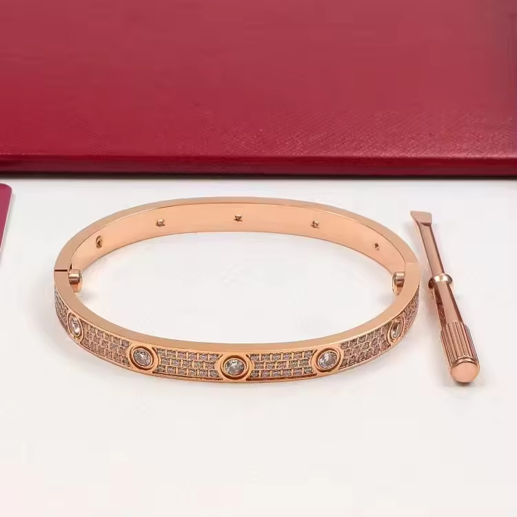 main stone rose gold color