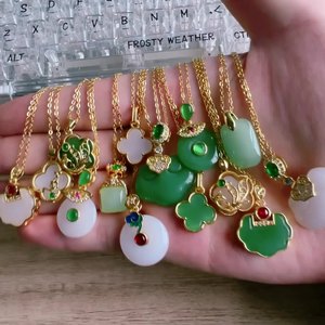 แฟชั่นเก๋18K คริสตัล CZ ปูหยกสีเขียวจี้หัวใจสร้อยคอโซ่ - Product Image 4