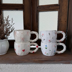 手作りセラミックコーヒーカップ不規則なツイストハンドルカラフルなハートストライプパターン朝食アフタヌーンティーラテカップ - Product Image 1
