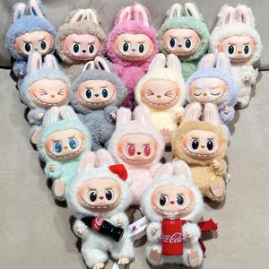 オリジナルの本格的なポップマートLabubuモンスターマカロンが座席を持っているビニールブラインドボックスぬいぐるみ人形かわいい素敵なおもちゃミステリーボックス
