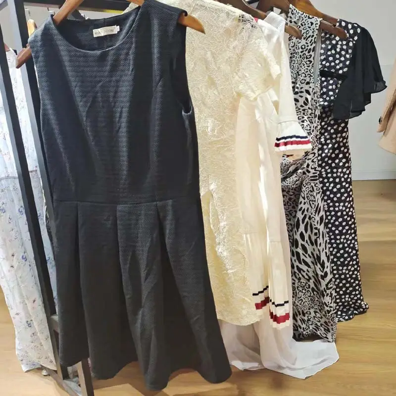 Kullanılan giysiler yaz giysileri toptan kadınlar ve erkekler için elbise ikinci el kıyafet kadınlar yetişkinler kadın S yaz giysileri toplu satın