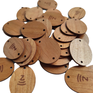 Portachiavi in Legno Programmabile Sostenibile con Logo Inciso, Mini Tag RFID NFC 13.56mhz 12.5khz per Controllo Accessi e Tessere Associative - Product Image 2