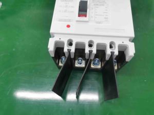 Onesto Solar DC MCCB Breaker 1000V 1500V DC MCCB Circuit Breaker 2P 3P 120A 250A 630A <strong>400A</strong> 800A Moulded Case Circuit Breaker - Product Image 5