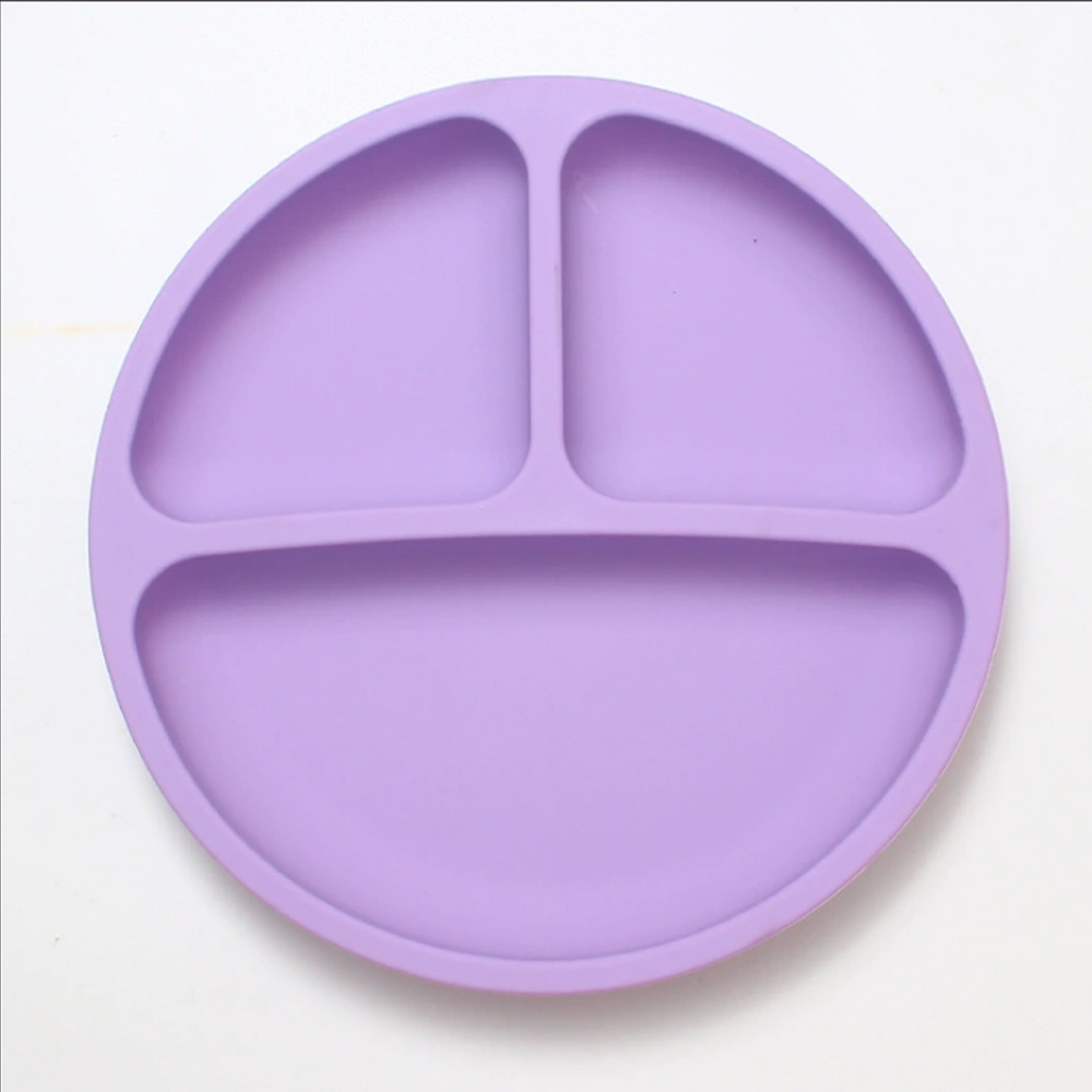 La placa de la cara sonriente es morada.