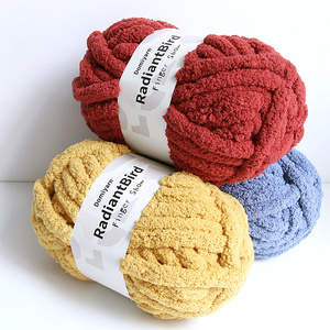 Domi Thương Hiệu Tùy Chỉnh Đầy Màu Sắc Chân Không Đóng Gói Ngón Tay Hiển Thị 226G Cho Crochet Đệm Chăn Chunky Chenille Sợi - Product Image 1