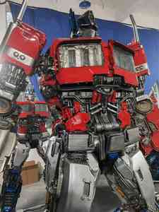 हॉट-सेलिंग उच्च गुणवत्ता वाले ट्रांसफार्मर प्रतिमा विज्ञान-फाई फिल्म रेसिन मूर्तियों से बड़े ऑप्टिमस प्राइम फिबरग्लास मूर्तिकला - Product Image 3