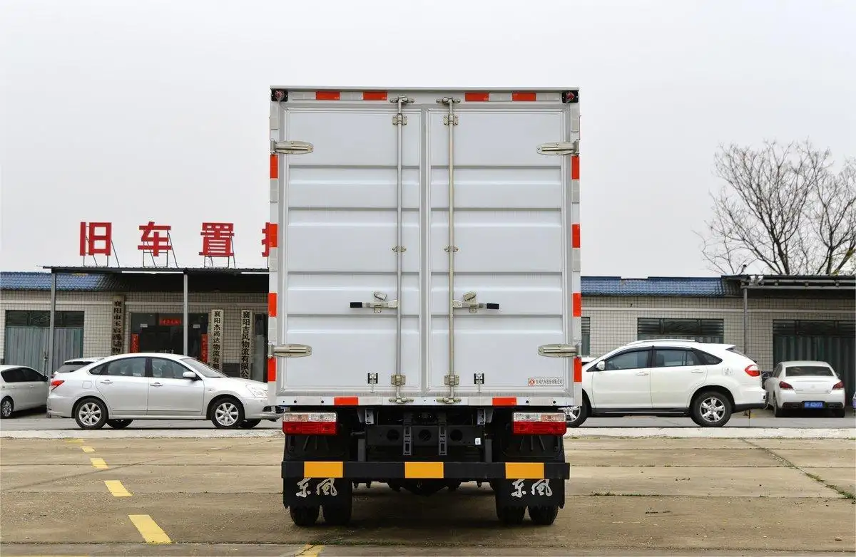 Prodotto caldo Dongfeng camion carico Diesel 4x2 euro 6 2T nuovo camion furgone con costo di fabbrica deposito spedizione