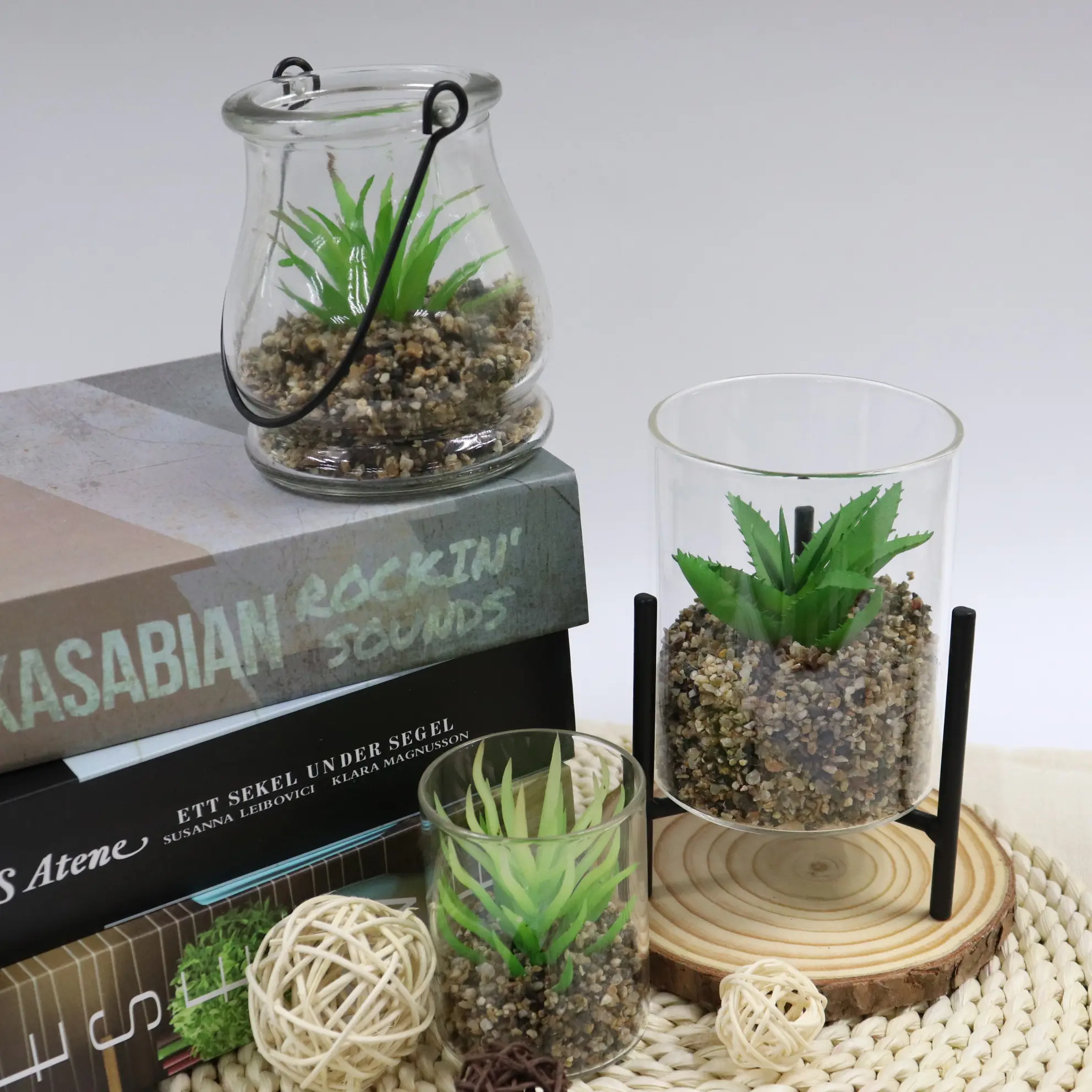 Composizione di piante artificiali succulente artificiali In vaso per terrario In vetro trasparente con roccia di ciottoli