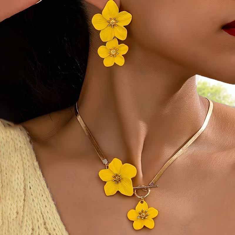 สีเหลือง