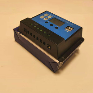 Prezzo economico Auto 12/24V 50A PWM regolatore di carica per lampione solare con uscita cc e Display LCD - Product Image 2