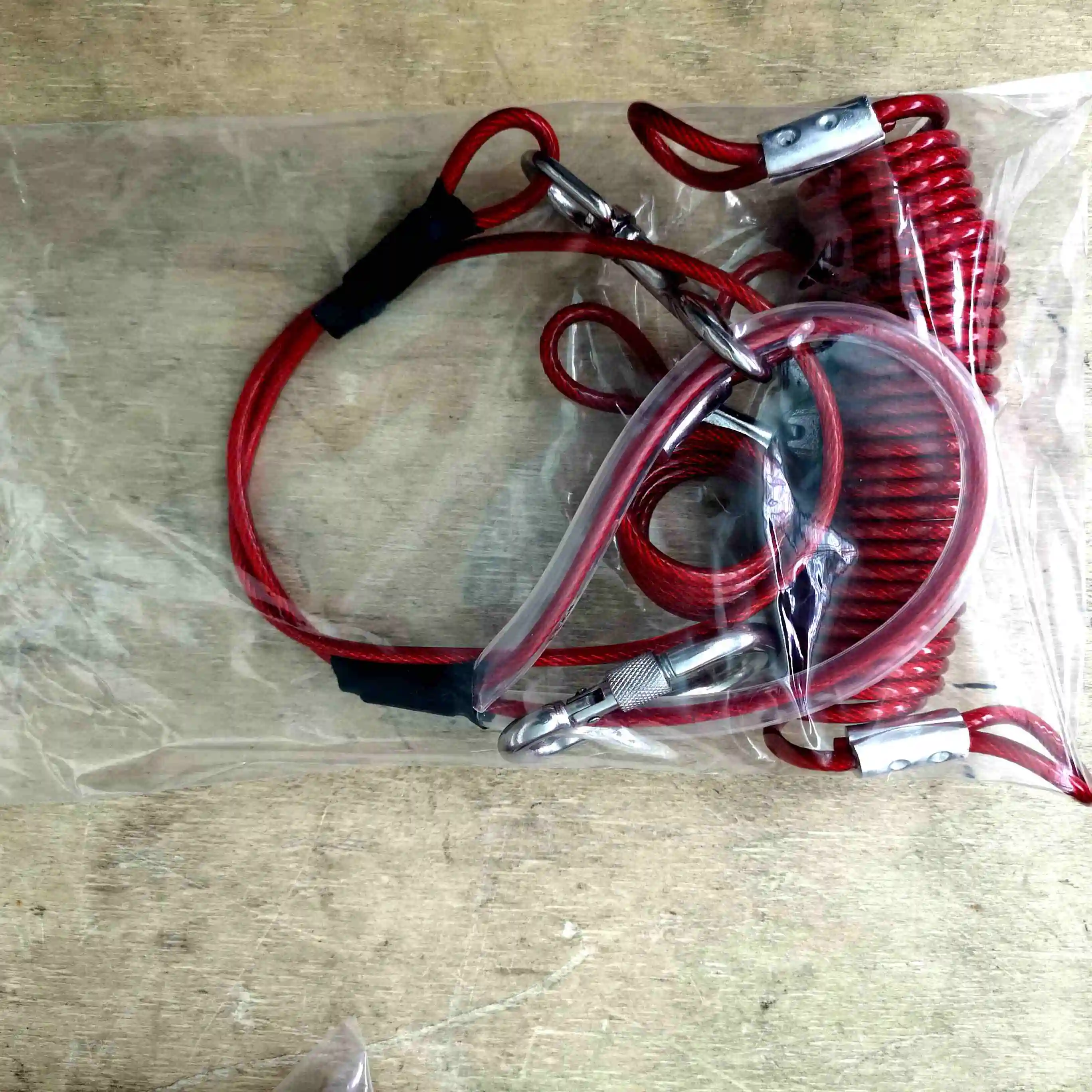 Có thể thu vào Red PVC Wire Rope đối với Dog Tie ra