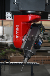 Fresadora de herramientas automáticas/cambio de enrutador Cnc 5 ejes 5 ejes Cnc DELTA inversor YASKAWA Servo Motor Syntec SISTEMA DE Control