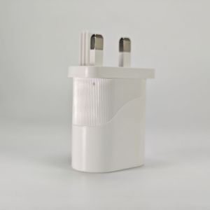 Powerful US <strong>Charger</strong> With Fast Charging Technology Sleek Design Ideal for Efficient Charging of All Qi-Compatible Devices - Product Image 5