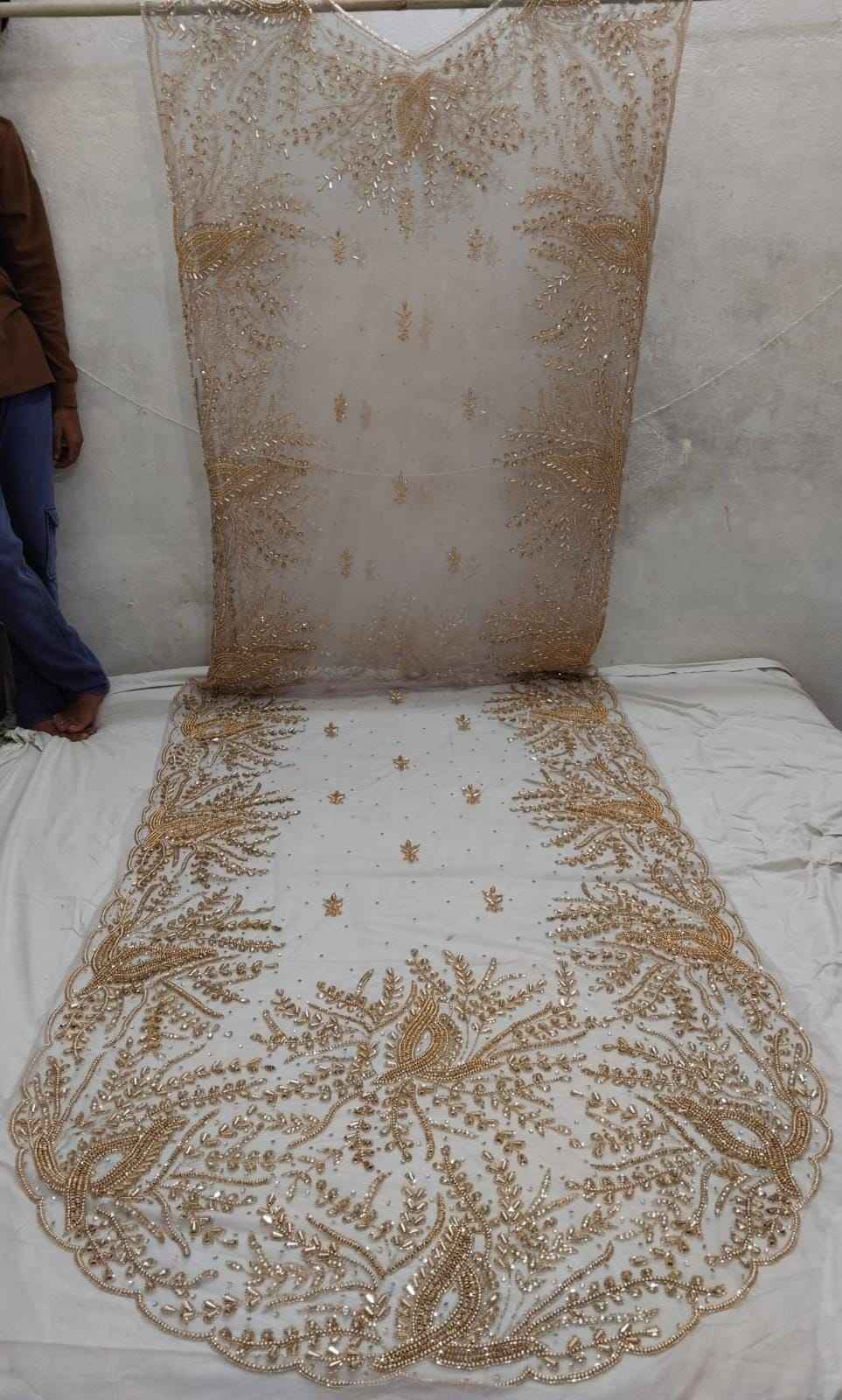 ตามที่แสดงเป็นภาพ