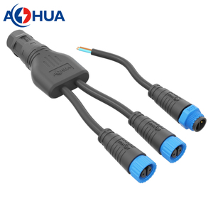 China Factory ODM OEM IP67 2 3Pin Y Cable de alimentación Splitter Entrada 1 Salida Dos puertos Sobre molde Conector impermeable de plástico - Product Image 2