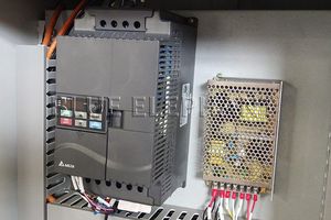 Enrutador CNC de 4 ejes modelo 1821 de gran oferta con cabezales de husillo múltiple y cabezales giratorios múltiples - Product Image 4