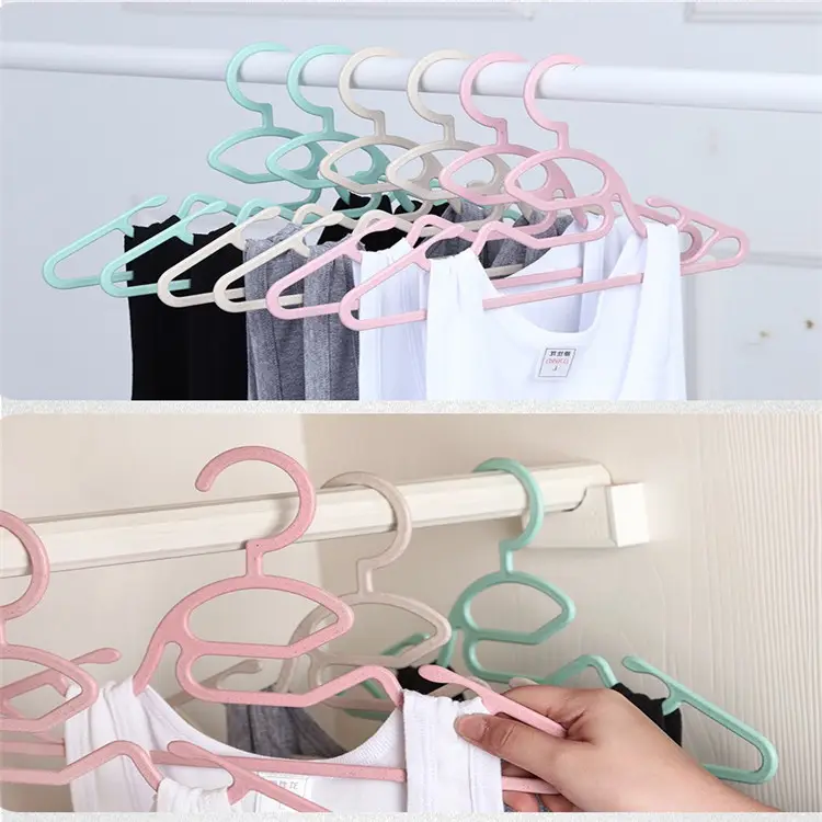 LEEKING Wholesale excellent material light multifunctional anti slip baby plastic clothes hangers