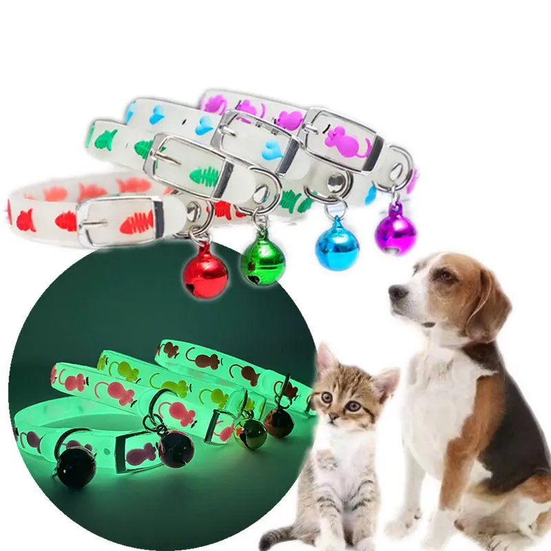 Pet Glowing Collars mit Glocken Glow at Night Hunde Katzen Halskette Light Neck Ring Zubehör
