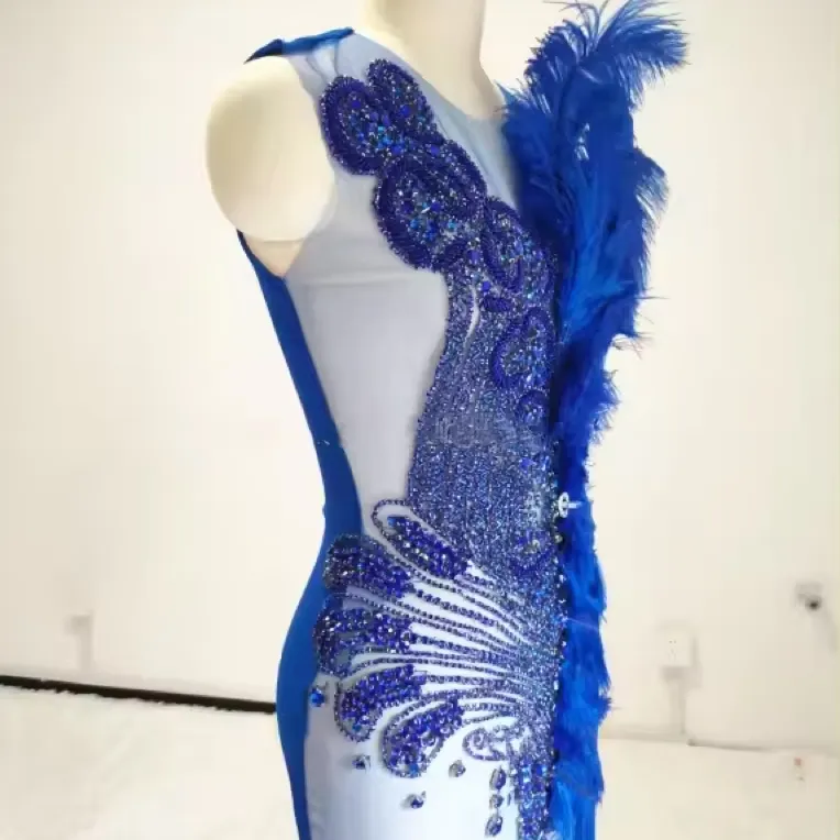 Vestido de baile luxuoso com contas de cristal, minissaia de penas longas para noite, com strass, vestido de baile curto em azul real 2024, ideal para mulheres