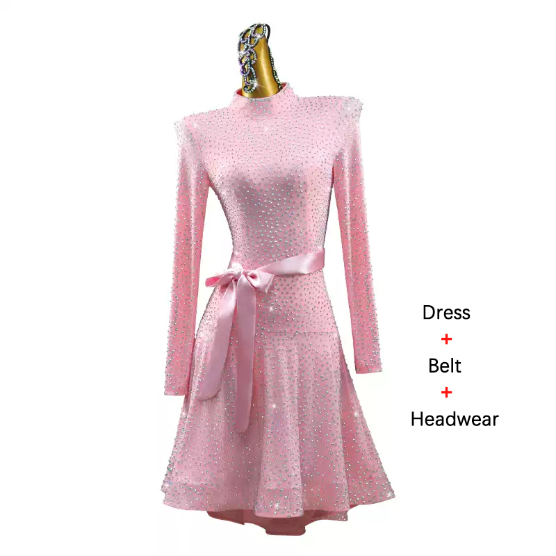 Robe rose + ceinture + couvre-chef
