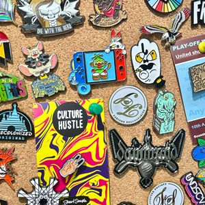 Fabrication d'insigne en métal de haute qualité Anime métal dur émail doux épinglettes personnalisées épinglette en émail personnalisé - Product Image 3