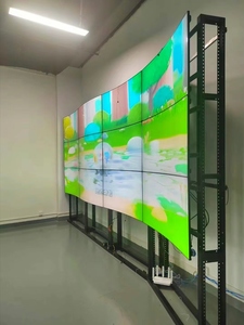 Favorite Factory Price 32 Inch Wall Mounted Curved Screen Capacitive 4K Display Business Gaming <strong>Computer</strong> Shopping Mall Elevator - Product Image 4