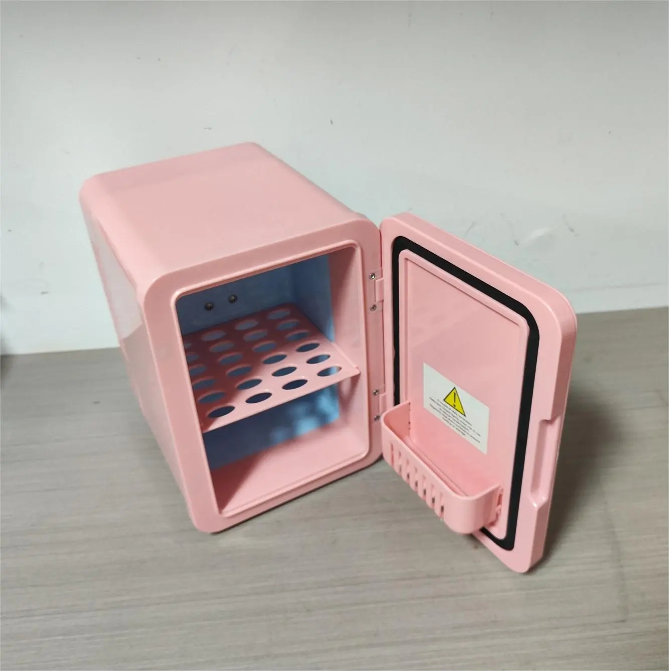 Mini Fridge for Bedroom Car, Office Portable 4L/6 Can Cooler & Warmer for Food, Drinks, Skincare Beauty Makeup AC/DC,USB, Pink
