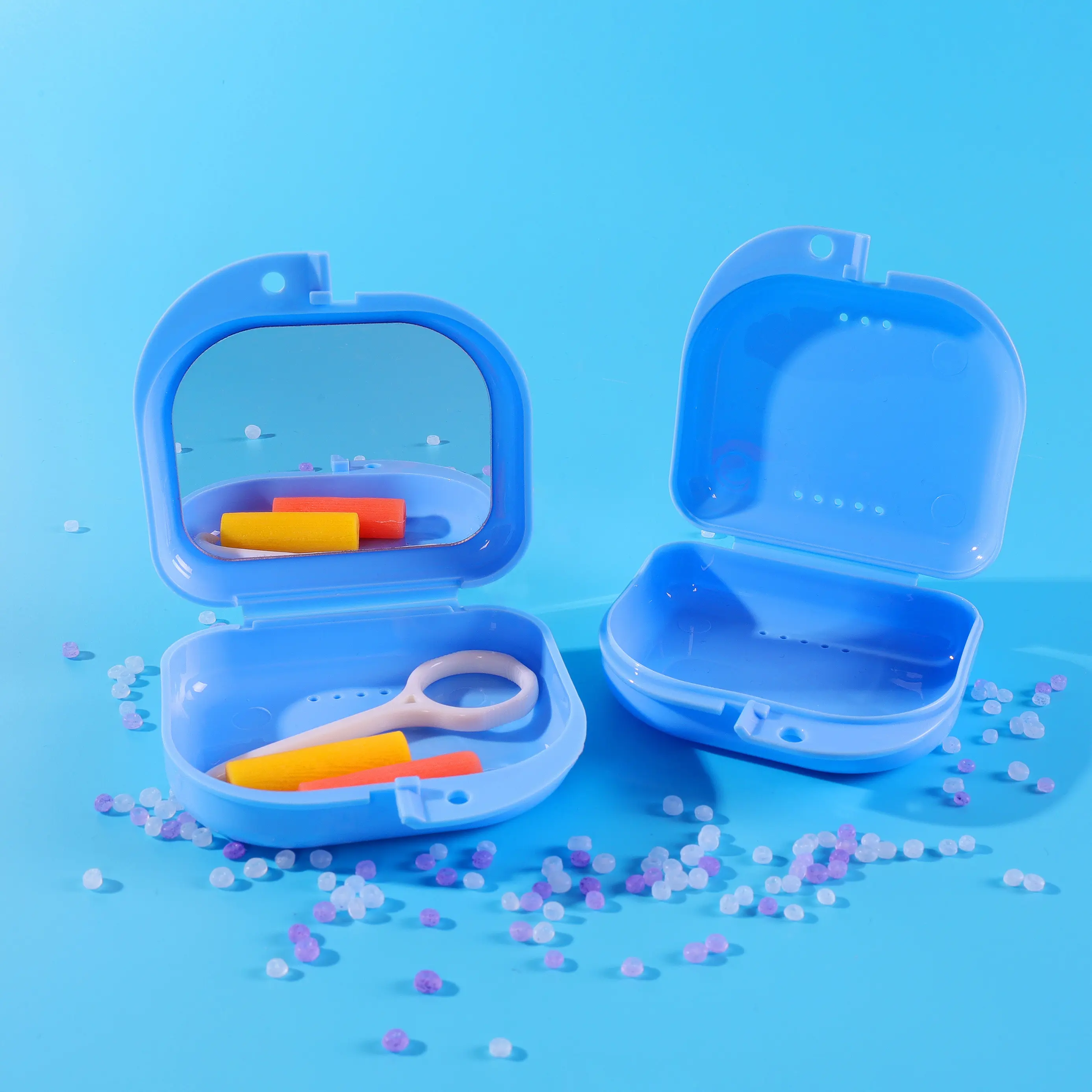 صندوق أسنان مزيفة طقم أورثو حقيبة تقويم أسنان بلاستيكية مخصصة خالية من Ce ملونة حافظة تقويم أسنان بلاستيكية