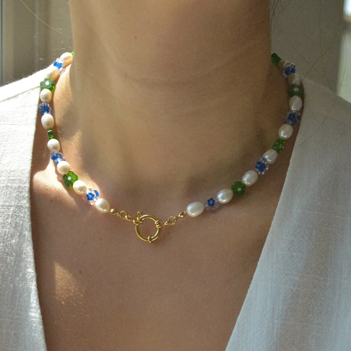 Nuovissimo Design di moda gioielli di colore multiplo di vetro fiori di perle che impilano ornamenti nuziali collana regolabile