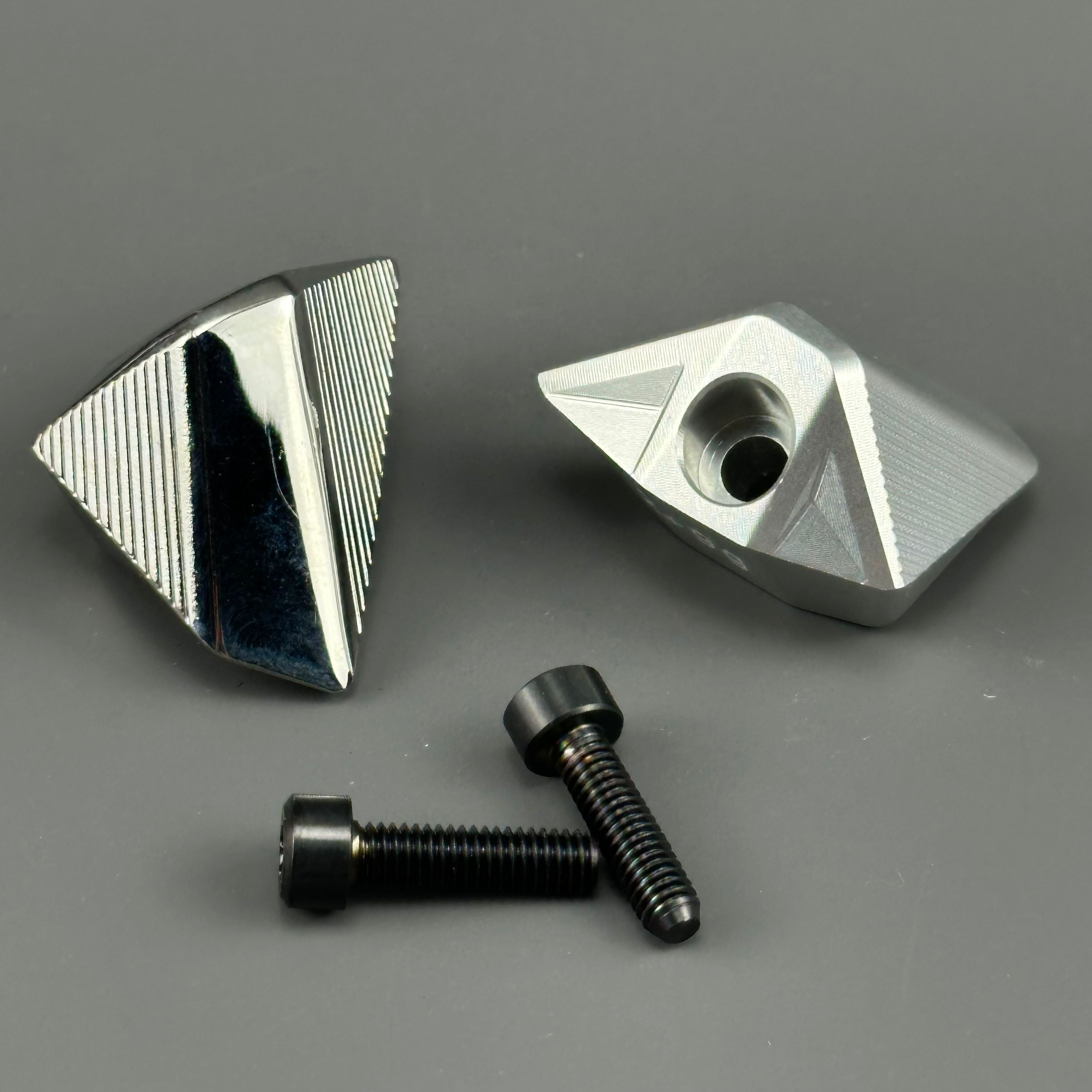 10 g