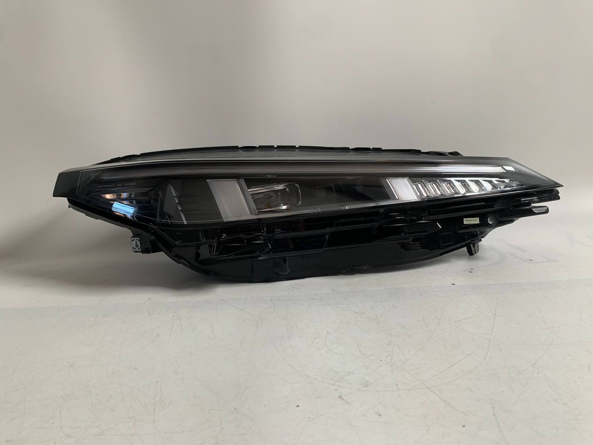 สีขาวอบอุ่น