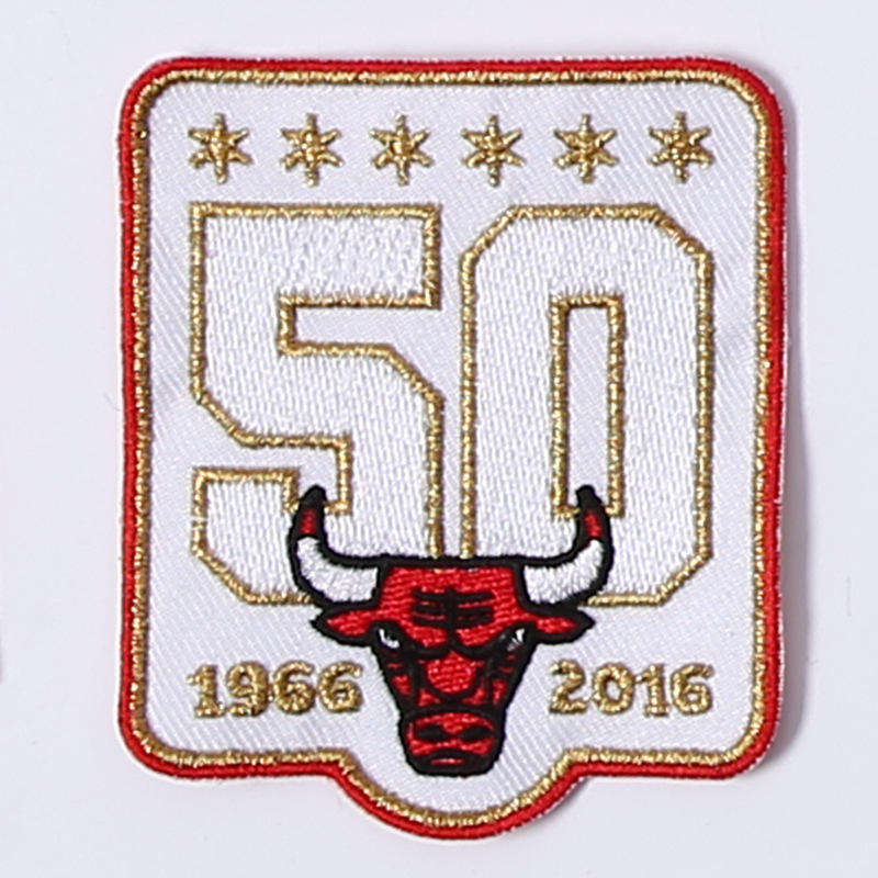 Couleurs mélangées - 50e anniversaire de l'équipe Bulls - 6,5*7,5 cm