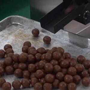 Fabrika fiyat Gulab Jamun makinesi çikolata topu ekstruder ve yuvarlama makinesi peynir top yapma makinesi satılık - Product Image 5