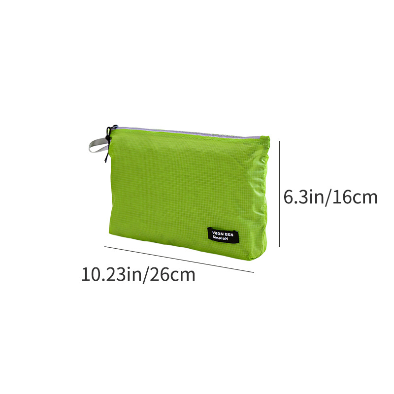 Verde militar, talla mediana.