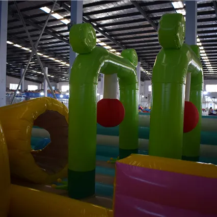 Vendita diretta della fabbrica del parco a tema gonfiabile gonfiabile su larga scala su misura del campo da gioco per bambini