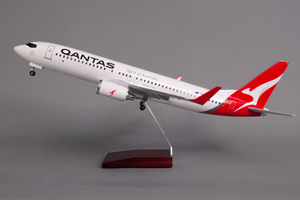 サウンドコントロールLEDライトスケール付き工場卸売OEM飛行機モデル1/85ボーイング737-800カンタス航空航空機モデル