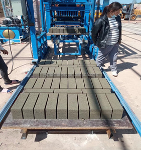 Qt5 15 Máquina para fabricar bloques de arena con agujeros huecos de cemento de hormigón completamente automática para la construcción - Product Image 5