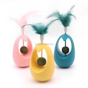 Juguetes de hierba gatera para gatos, vaso de juguete para gatos con bolas de hierba gatera comestible, juguete divertido interactivo para interiores con plumas, juguete para hacer ejercicio - Product Image 1
