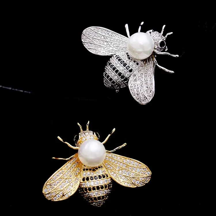 Wholesale Gold-plated Safety Pin Brooches Women Rhinestone Pearl Bee Brooch