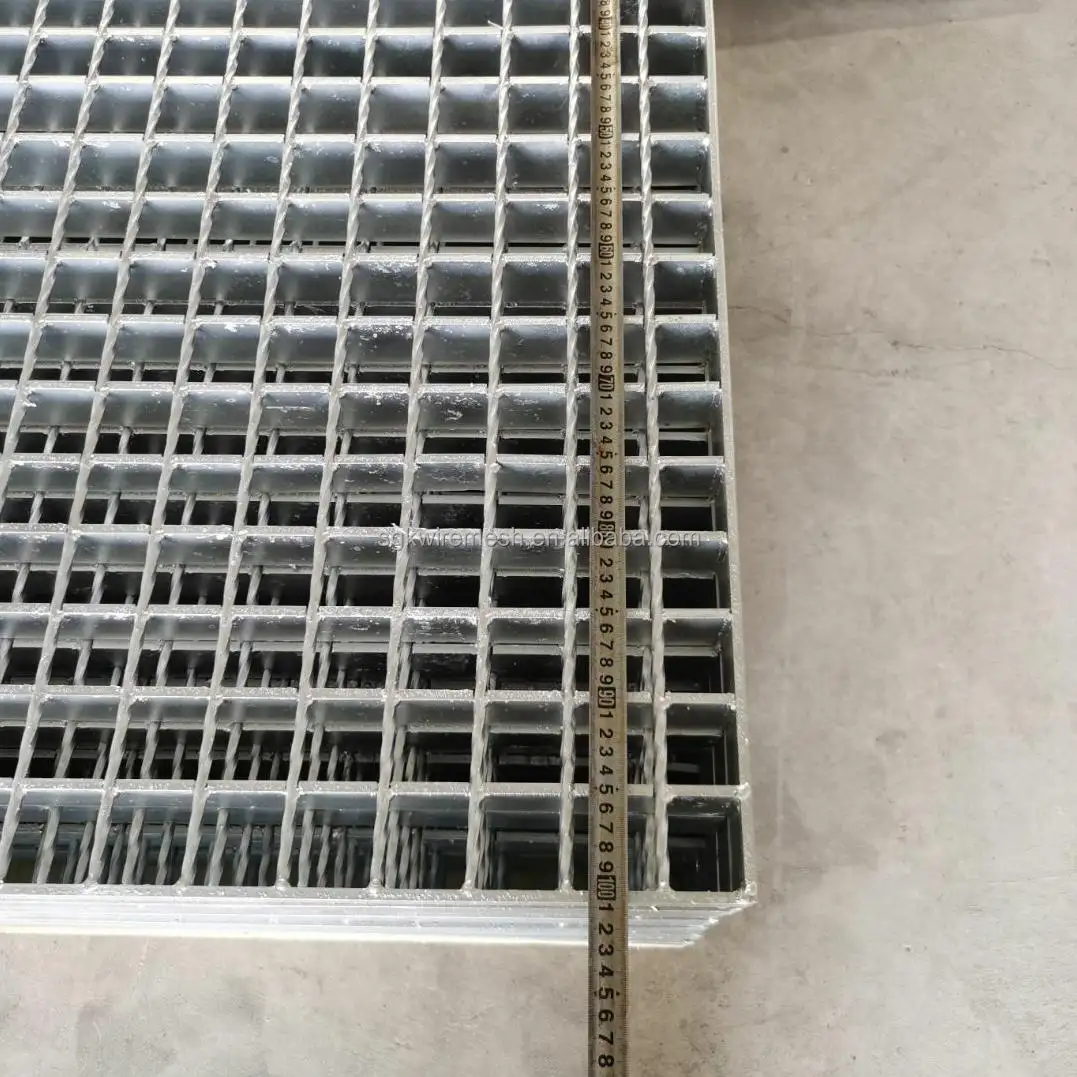 Treillis extérieur en acier galvanisé en métal robuste pour plancher, passerelle en plastique