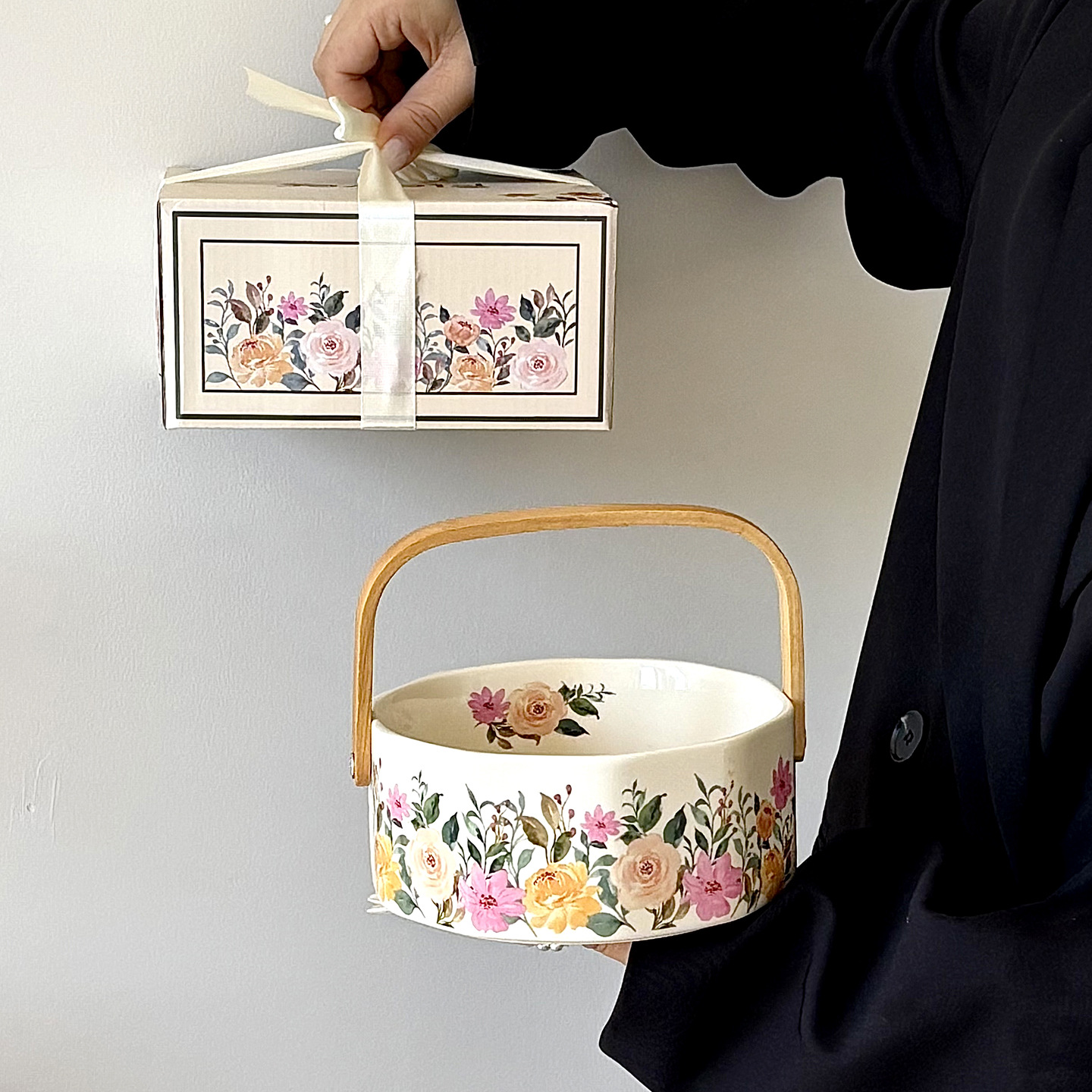 Panier à roses modèle A avec poignée renforcée.