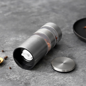 Mutfak eşyaları 2 adet Mini taşınabilir biber ve tuz değirmeni Set istiflenebilir baharat baharat Mills tuz Mills karabiber değirmeni seti - Product Image 4