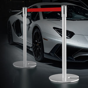 เสาคั่นฝูงชนแบบยืดหดได้พร้อมโลโก้สั่งทำพิเศษ ทำจากสแตนเลสสีทอง สำหรับงานอีเว้นท์และคนเดินเท้า - Product Image 5