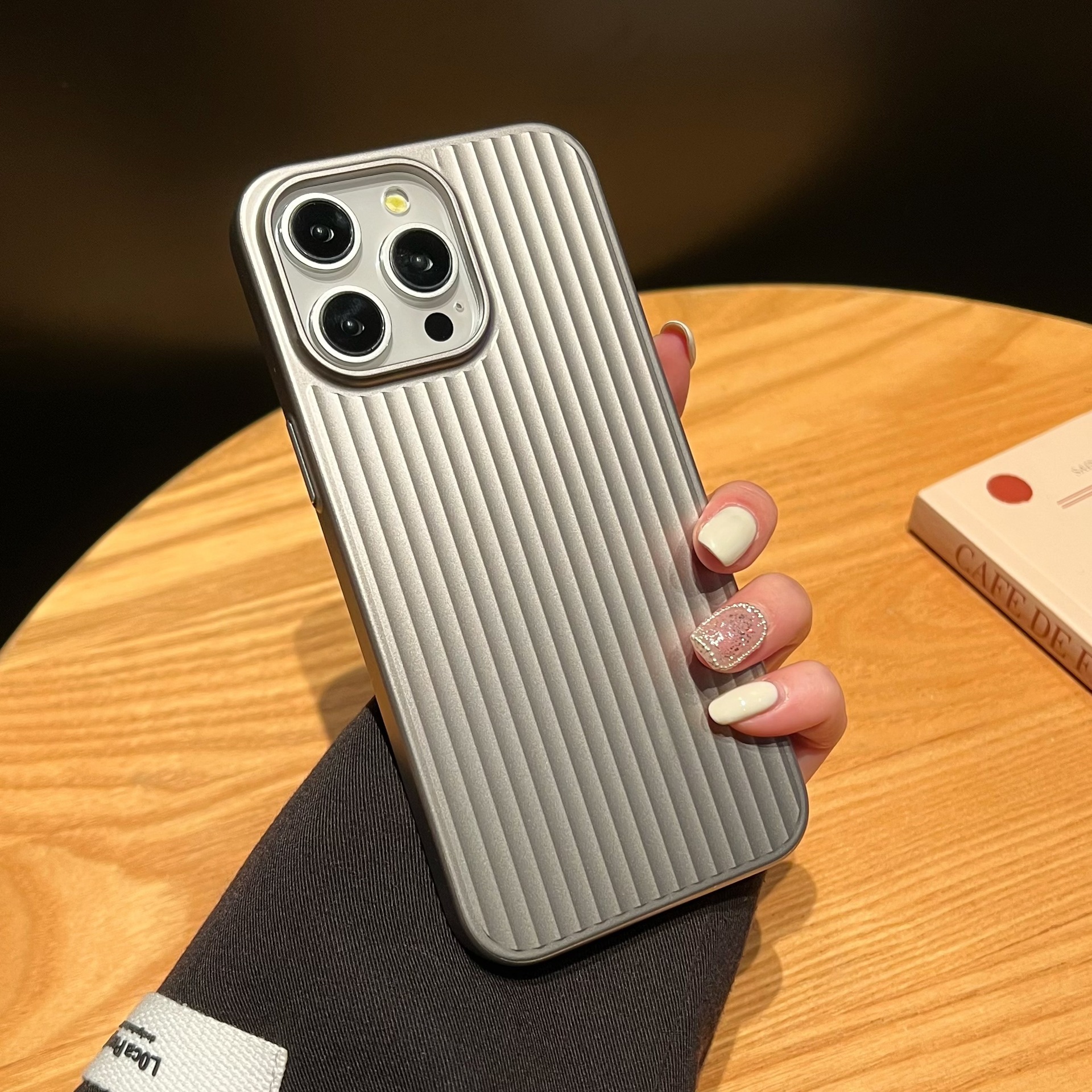 GQ384-เถ้าไทเทเนียม