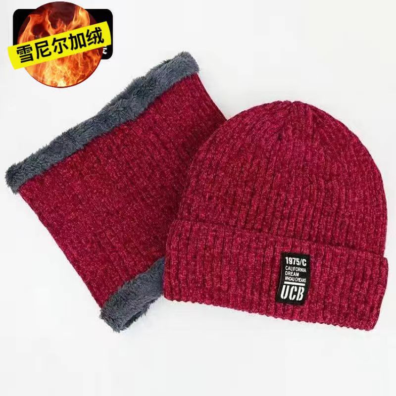 Cache-cou bonnet rouge